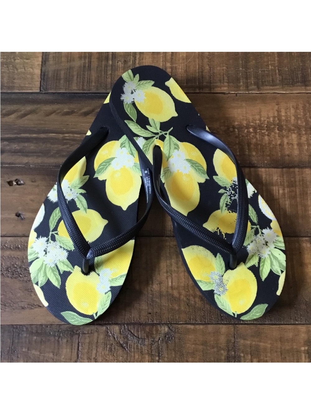 Shade & Shore Lemon Flip Flops Size 7